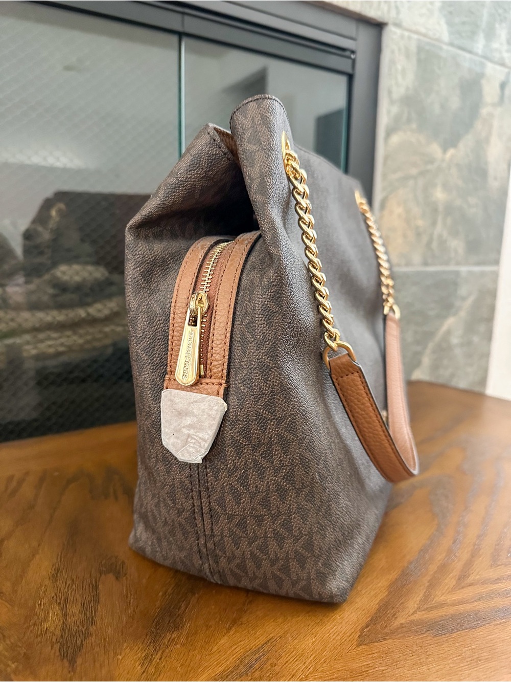 Michael Kors Jet Set Large Logo Chain Tote Bag